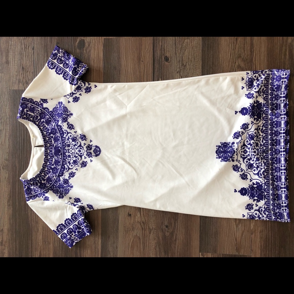 Dark blue / purple patterned dress